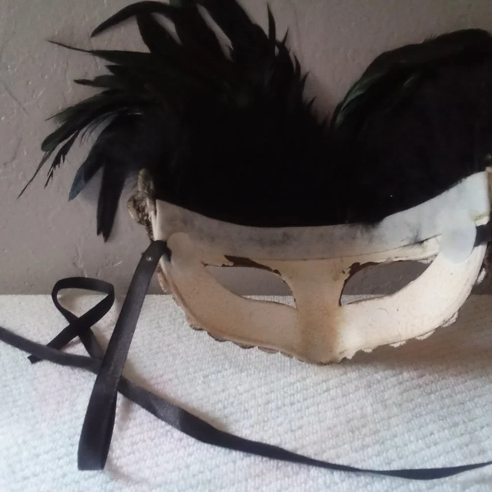 Mask - Picture 2 of 4